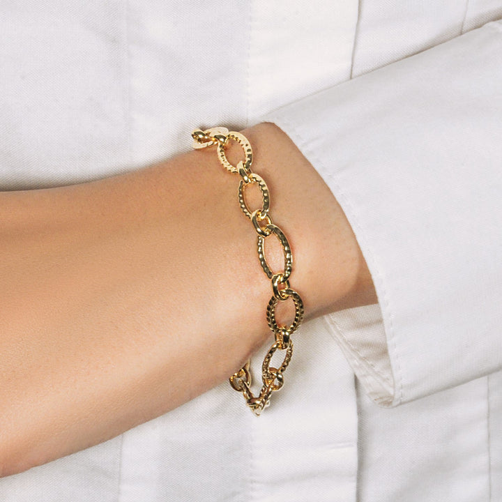 Textured Oval Link Bracelet in 14k Yellow Gold